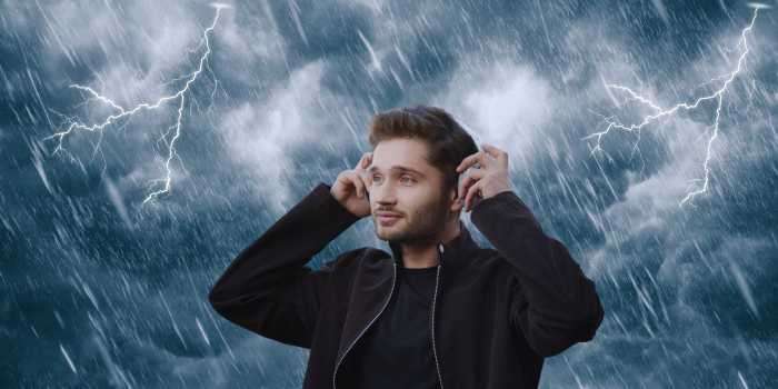 Can you use Wireless Headphones During a Thunderstorm