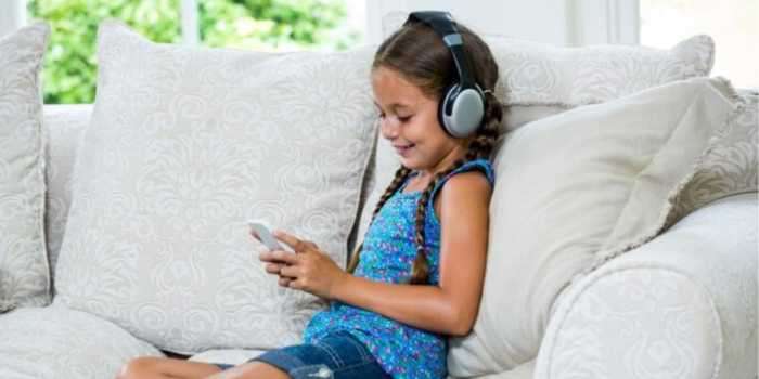 Is Bluetooth Headphones Safe for Kids